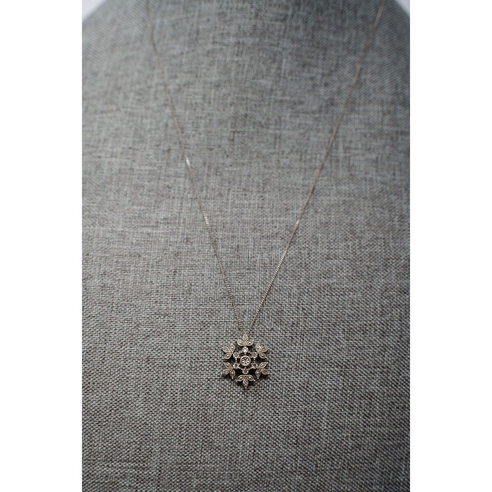 Sterling Silver snowflake CZ pendant dainty chain 925 Italy 23"